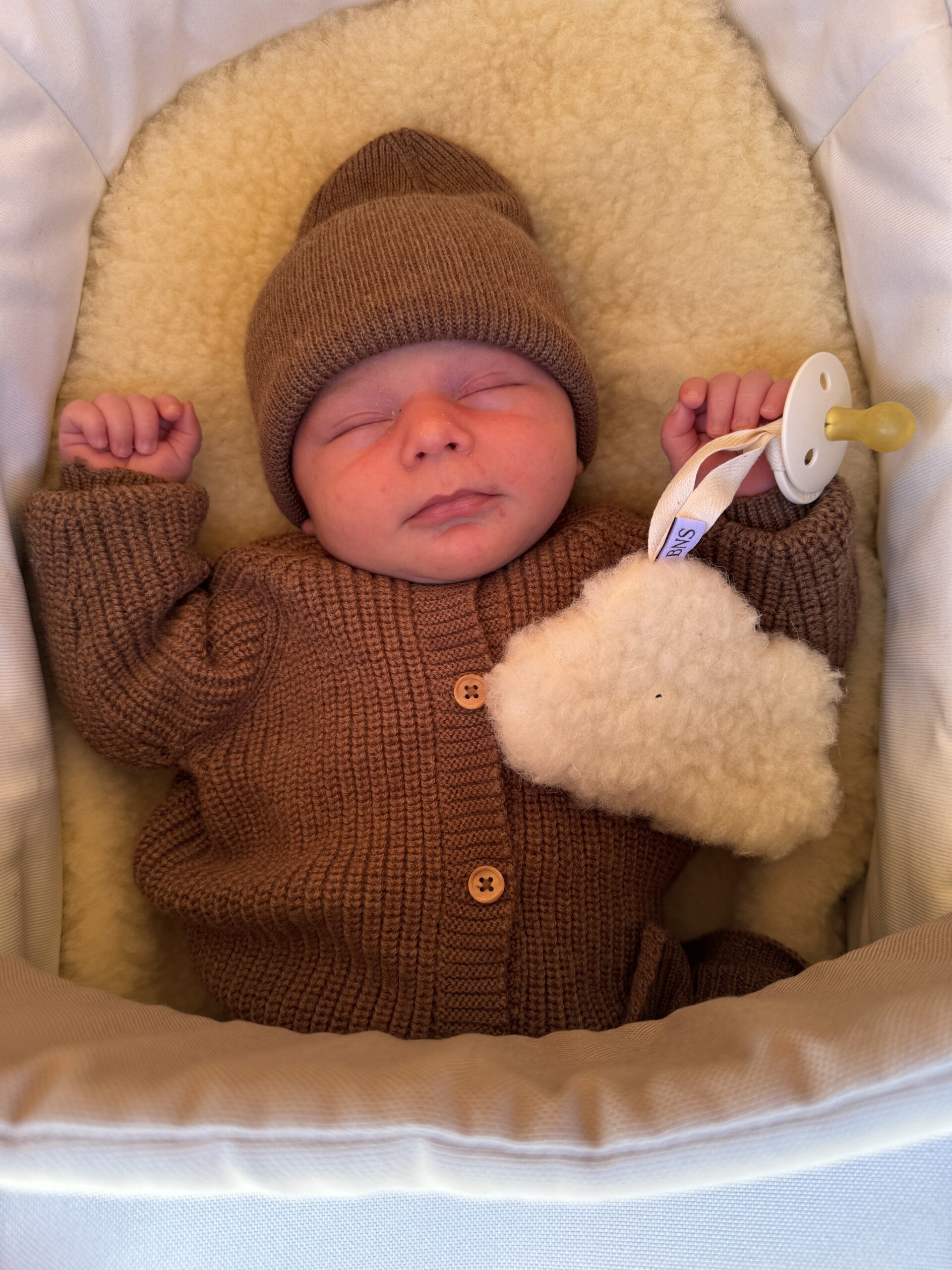 Hvid Beanie Mocha | Newborn (0-6m) - Afbeelding 4