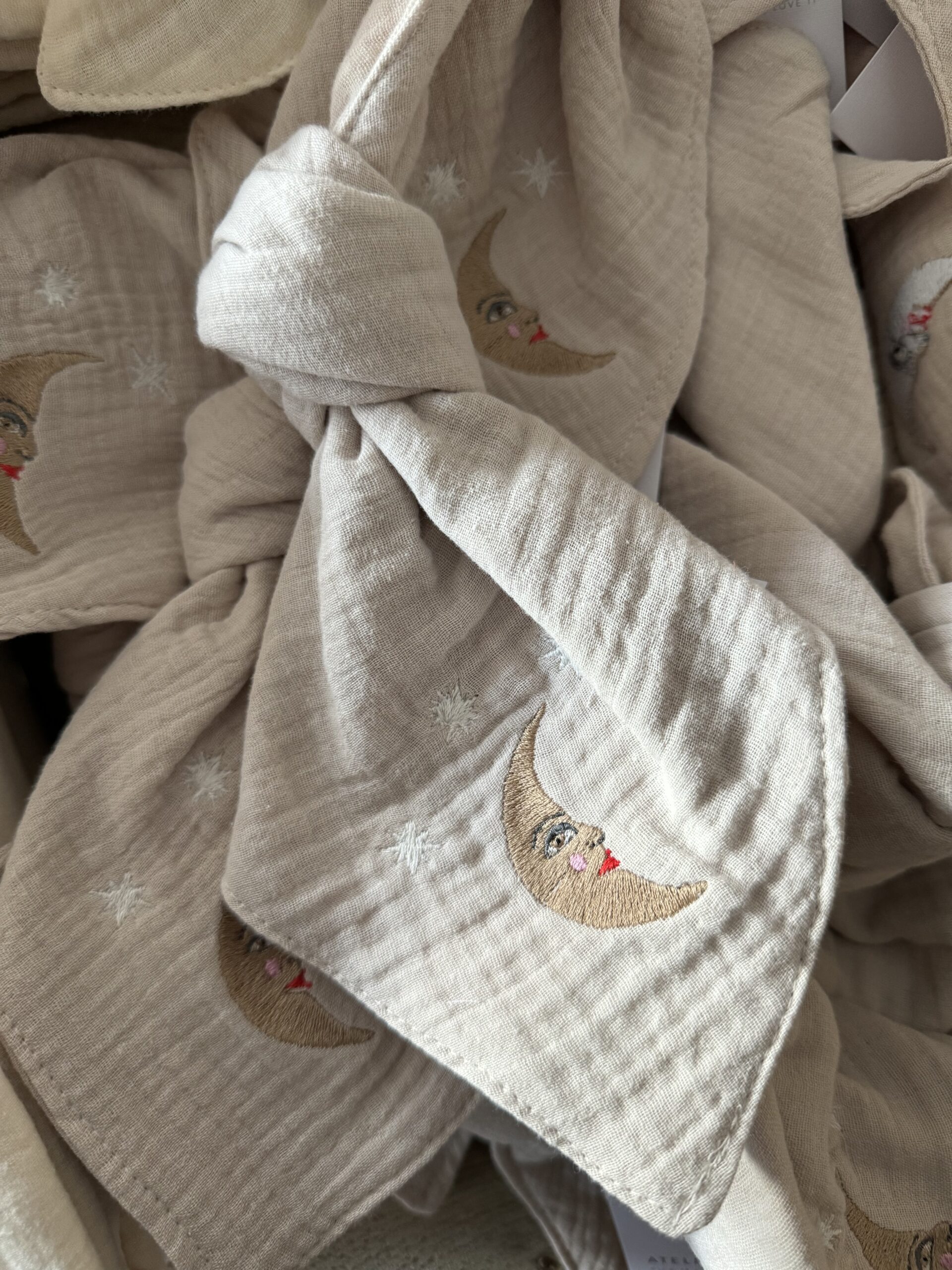 Atelier Pomme speendoekje | Bonjour Beige Moon - Afbeelding 3